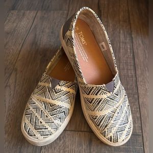 Toms Womens SlipOn sneaker, Blk/tan Sz 7.5